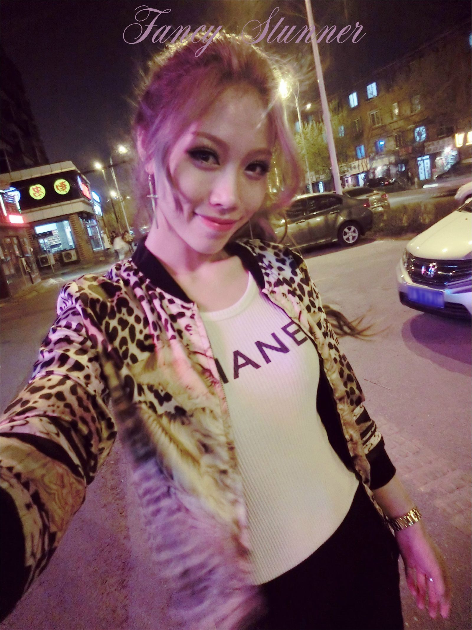 花哨尤物saisai的微博列表微女郎